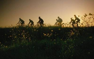 hq-cycling-dusk-1